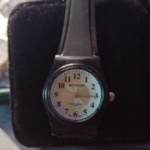 Black Silicone Band Women's Japen Movement Waterproof Watch NWOT